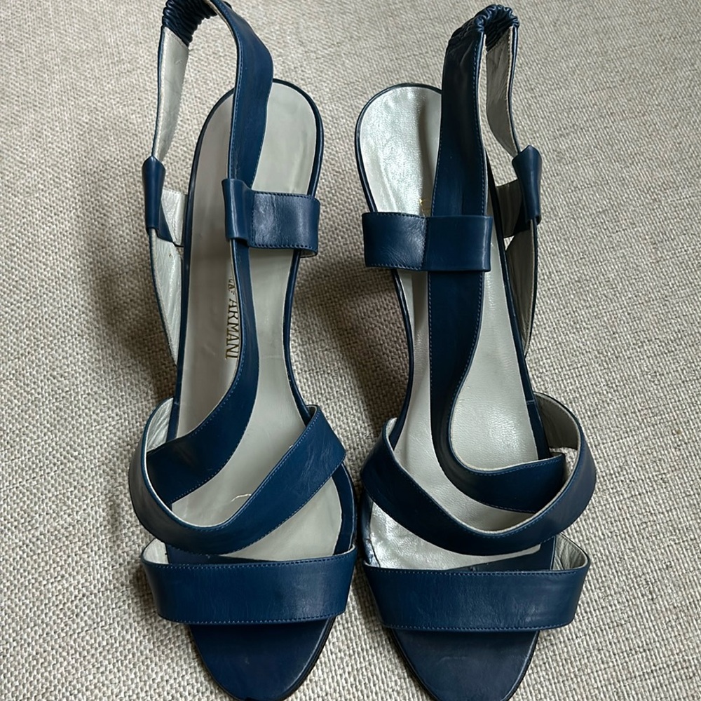 Emporio Armani size 37 blue leather sandals
